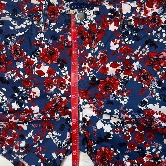 $5 ADD ON‎ with $15+ Bundle Bandolino Amy Short Floral Cuffed Shorts Sz 14 EUC - Picture 9 of 12